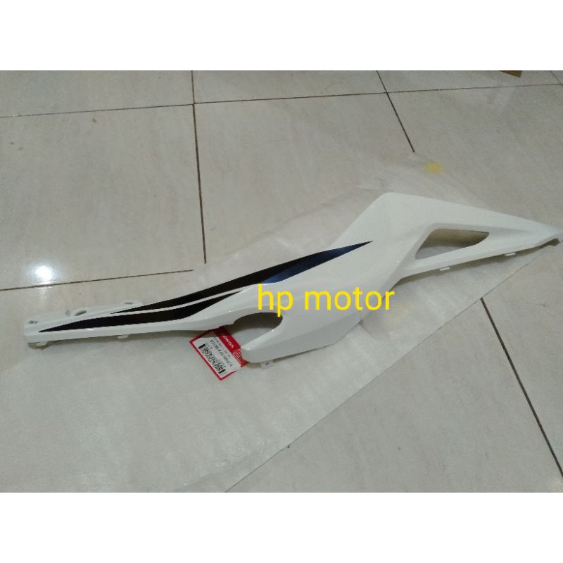 COVER BODY BELAKANG KIRI CBR150R REPSOL KEMPOL COVER BODY CBR CBR150 R LED REPSOL
