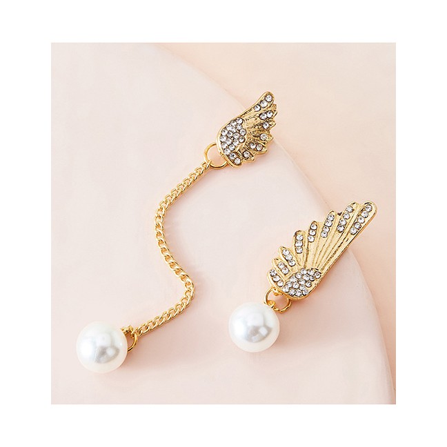 LRC Anting Tusuk  Fashion Wing Asymmetric Circle Eye Wings Micro-inlaid Zircon Pearl P51314