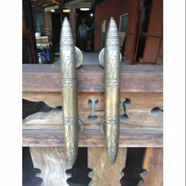 Handle / Tarikan Pintu Rumah Kuningan Antik Murah Motif Torpedo Bali 37cm