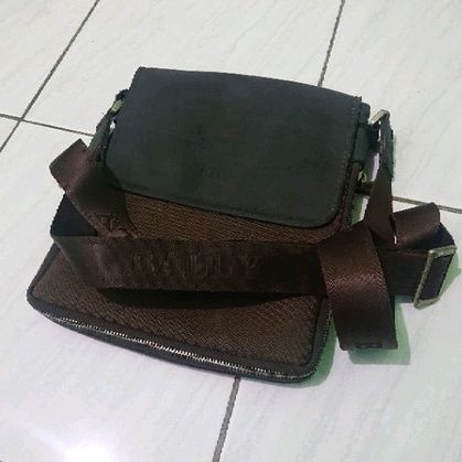 tas slempang slingbag bally second bekas