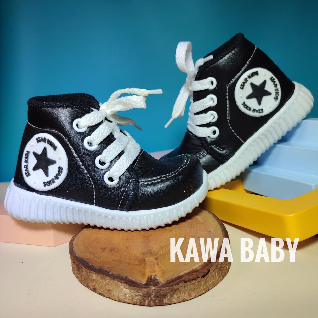 Sepatu boot anak 1 2 3 tahun unisex hitam berbintang