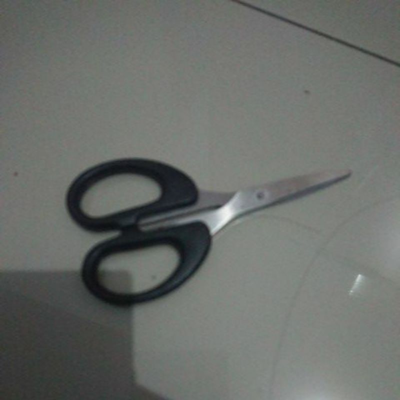 

gunting tajam lantai