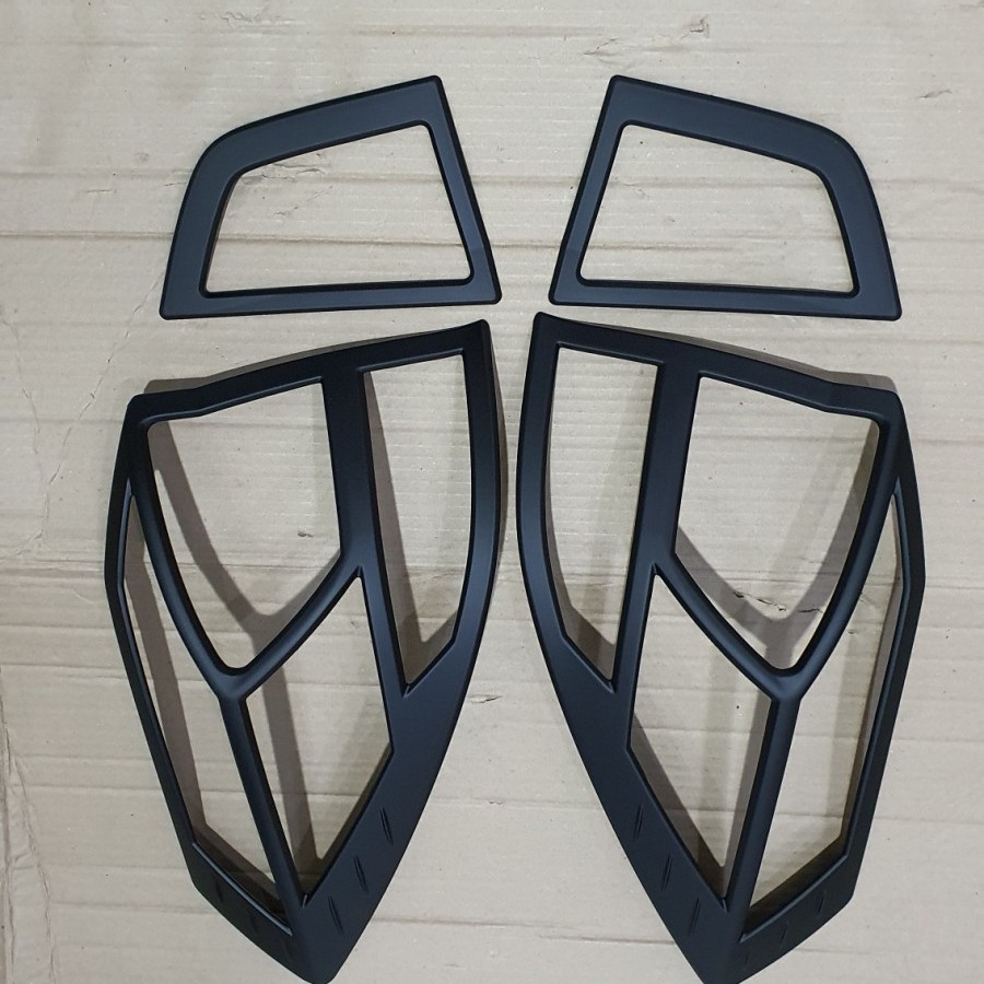 Tail Lamp Garnish / Garnish Belakang Mobilio Lama Hitam