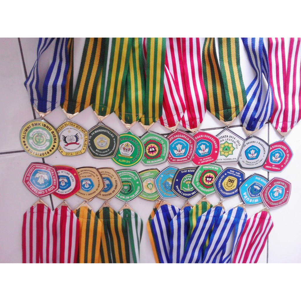 

Medali Custom Bahan Stenles dan Resin