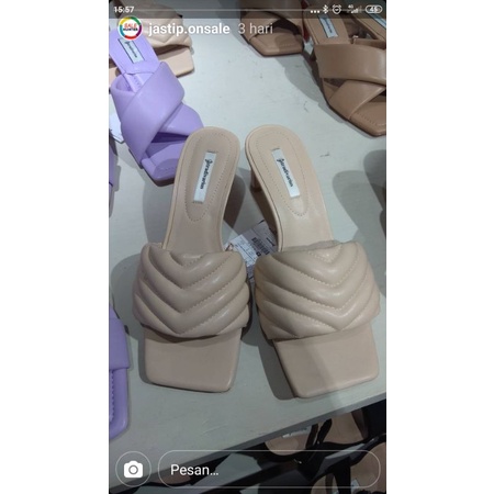 Stradivarius sandal wanita sale (Yenny Usman)