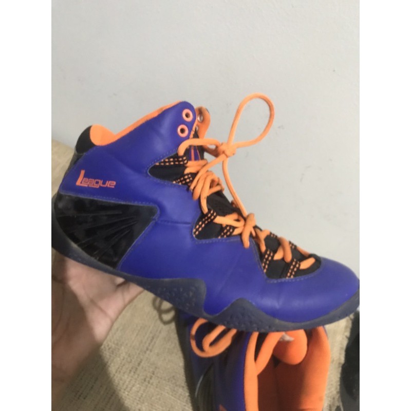 sepatu basket league