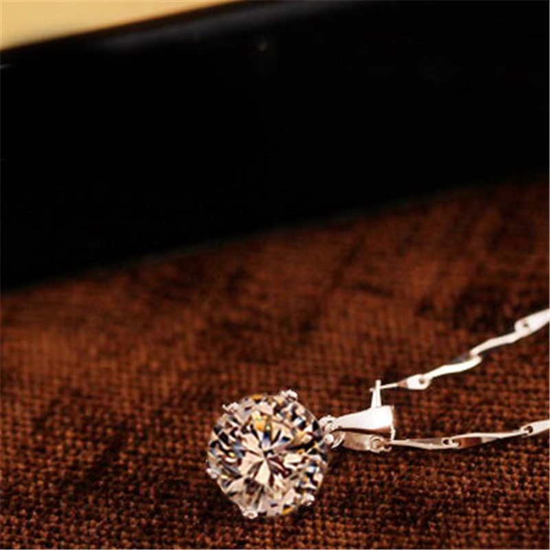 [Ready Stock]Fashion Elegant Personality Silver Plated Diamond Pendant Necklace