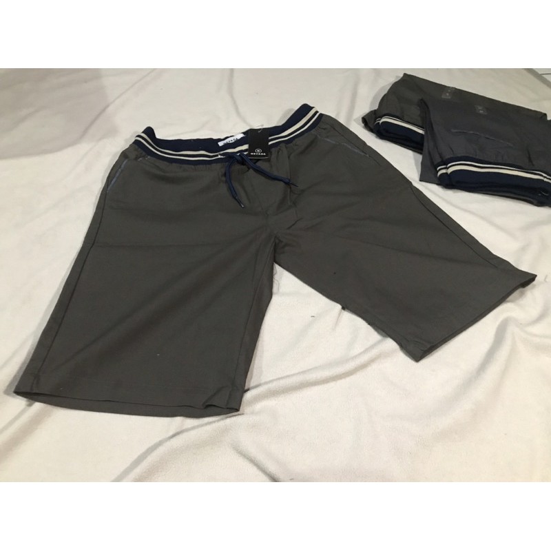 Celana Pendek Woven Pria Nevada Polos