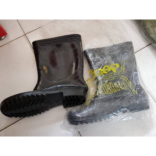 sepatu boot jeep. sepatu karet.sepatu tukang.sepatu boot pendek
