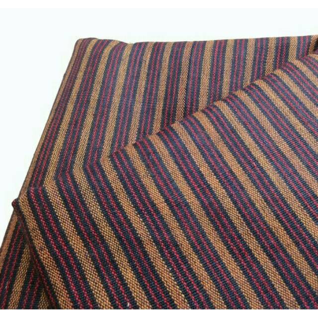 Kain lurik motif kuning emas hitam alias Waseso