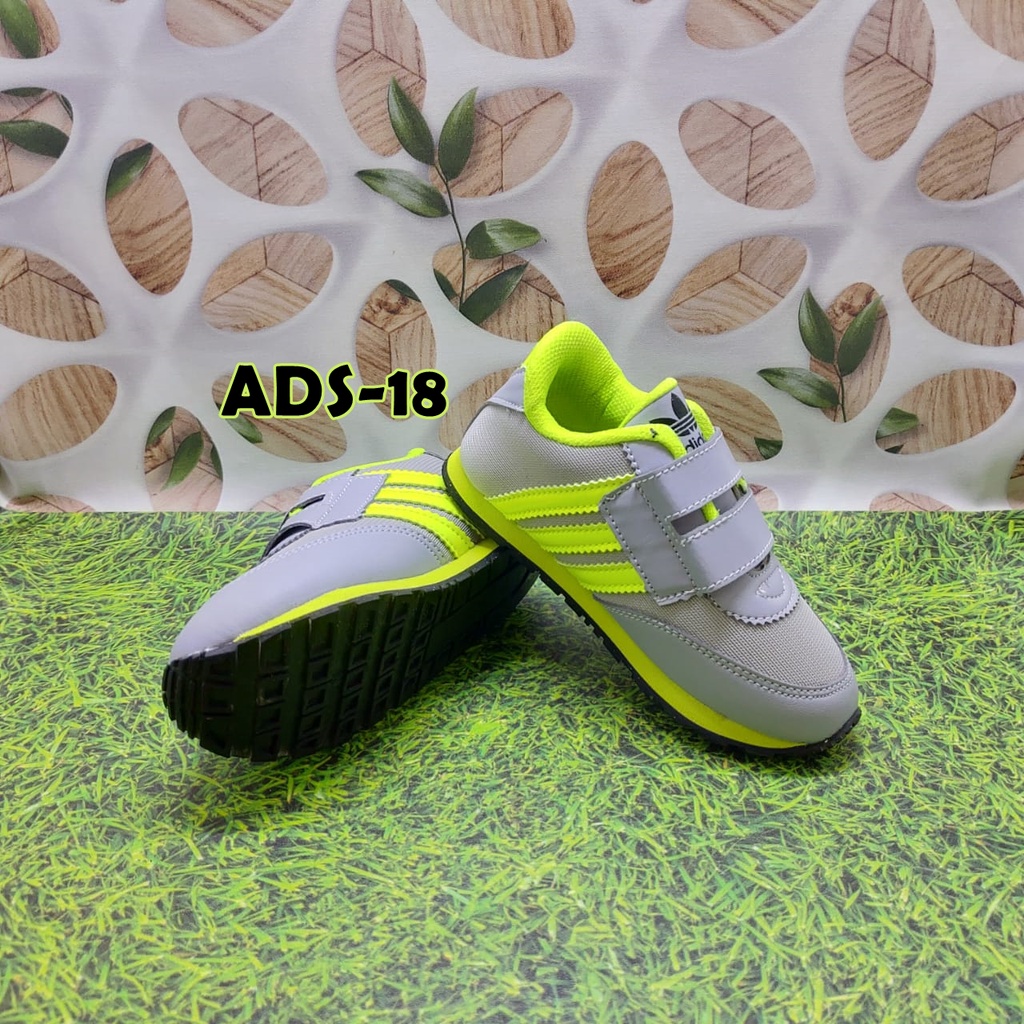 Sepatu Anak Sekolah / Sepatu Sekolah SD / Sepatu Anak Adidas / Perlengkapan Sekolah / Peralatan Seko