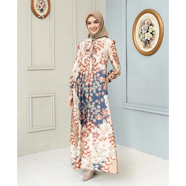 Wearing Klamby Ava Dress size Xl dan L