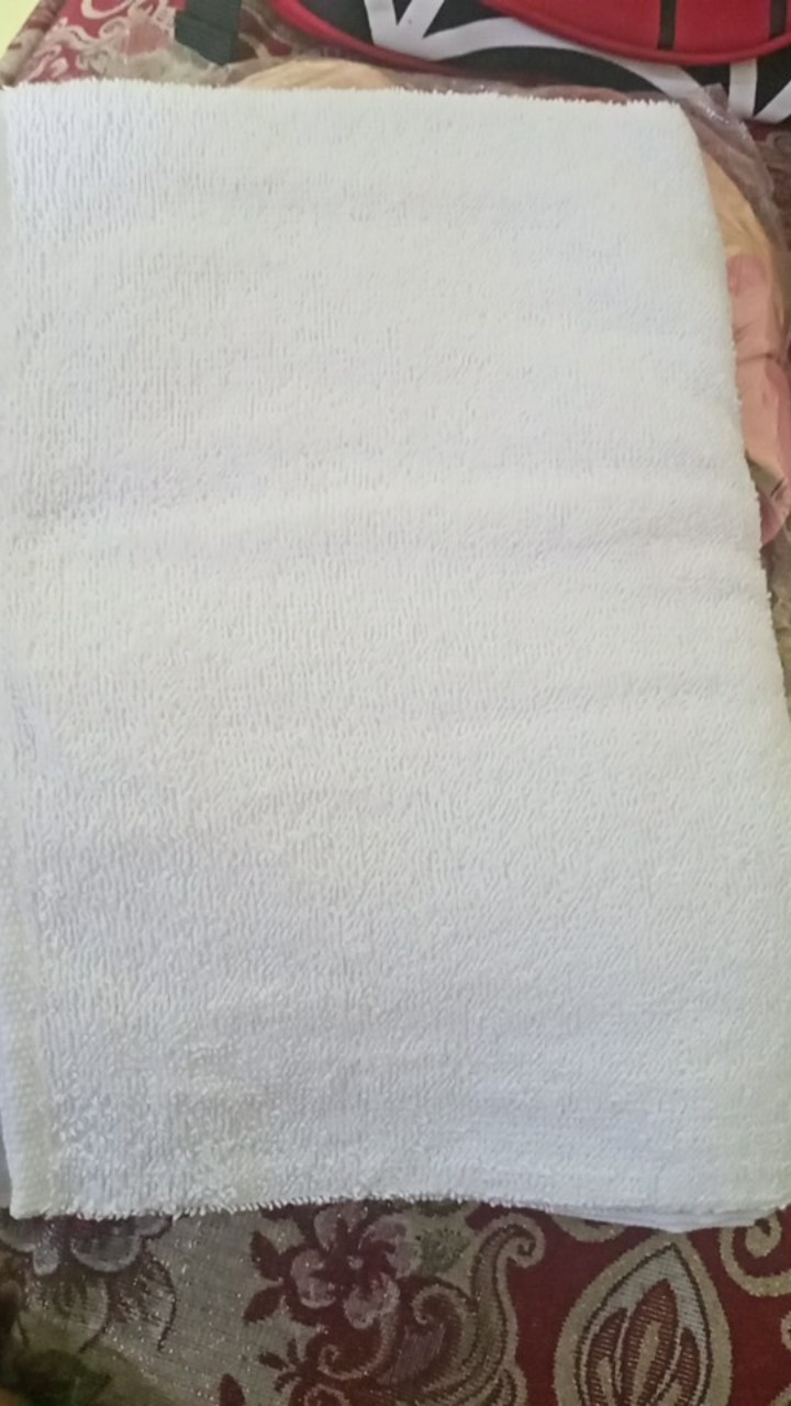 Raishacollection Handuk Mutia Tanggung Warna Putih Uk. 50x100 Cm