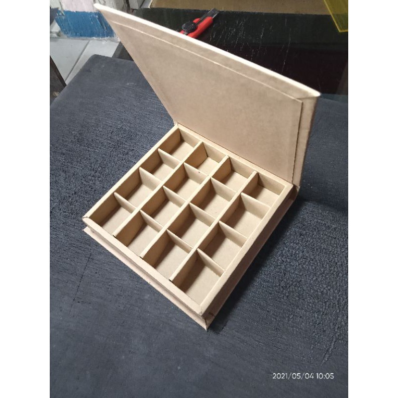 

Box coklat praline hardcover sekat 16/gift box coklat