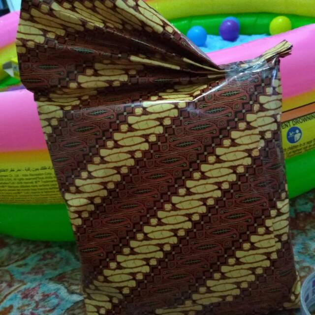 

Kertas/ Bungkus kado