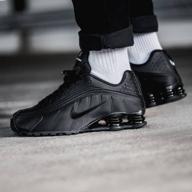 shox triple black