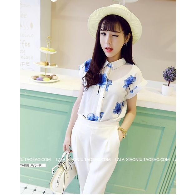 Kemeja Wanita Kerah Kecil Putih Motif Bunga Merah, Biru Import Murah