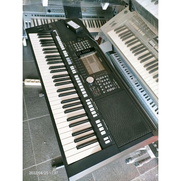 YAMAHA PSR S975 BEKAS