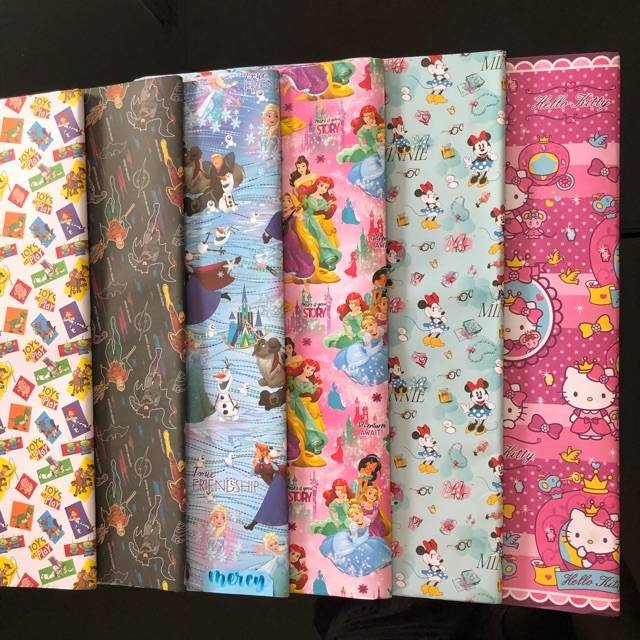 

Kertas kado warna warni ukuran 62 cm x 50 cm - grosir kertas kado berkualitas