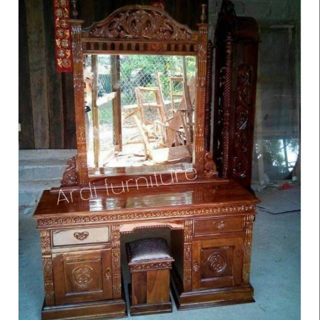 Meja rias ukir cermin lebar tolet rias