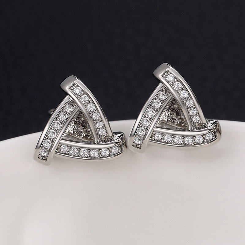 Anting Stud Bentuk Segitiga Aksen Batu Cubic Zirconia Untuk Wanita