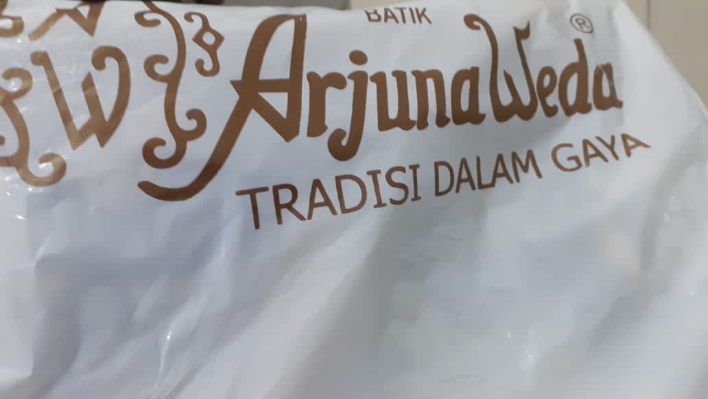 Arjuna Weda Kemeja Batik Pria Cendrawasih