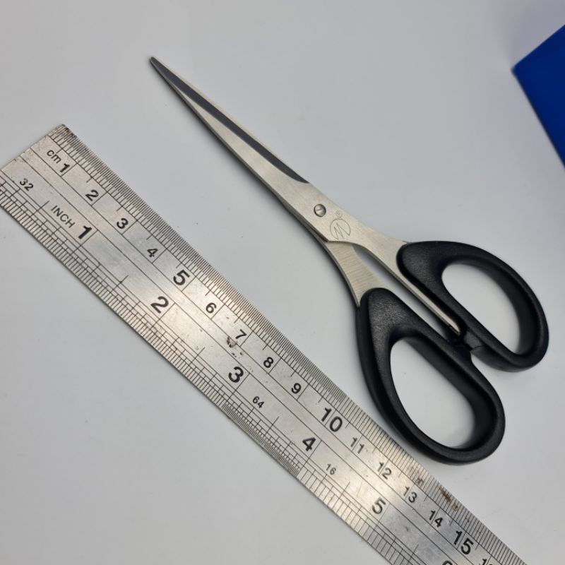 GUNTING STAINLESS STEEL TAJAM UNTUK KERAJINAN TANGAN UK.14,5 CM ATAU 5.5 INCHI PER BIJI KODE F 140