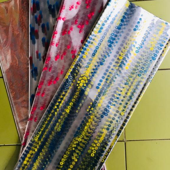 

[SKU : 8TNK9] Plastik Kado Panjang Transparan Motif & Polos isi 50 lembar