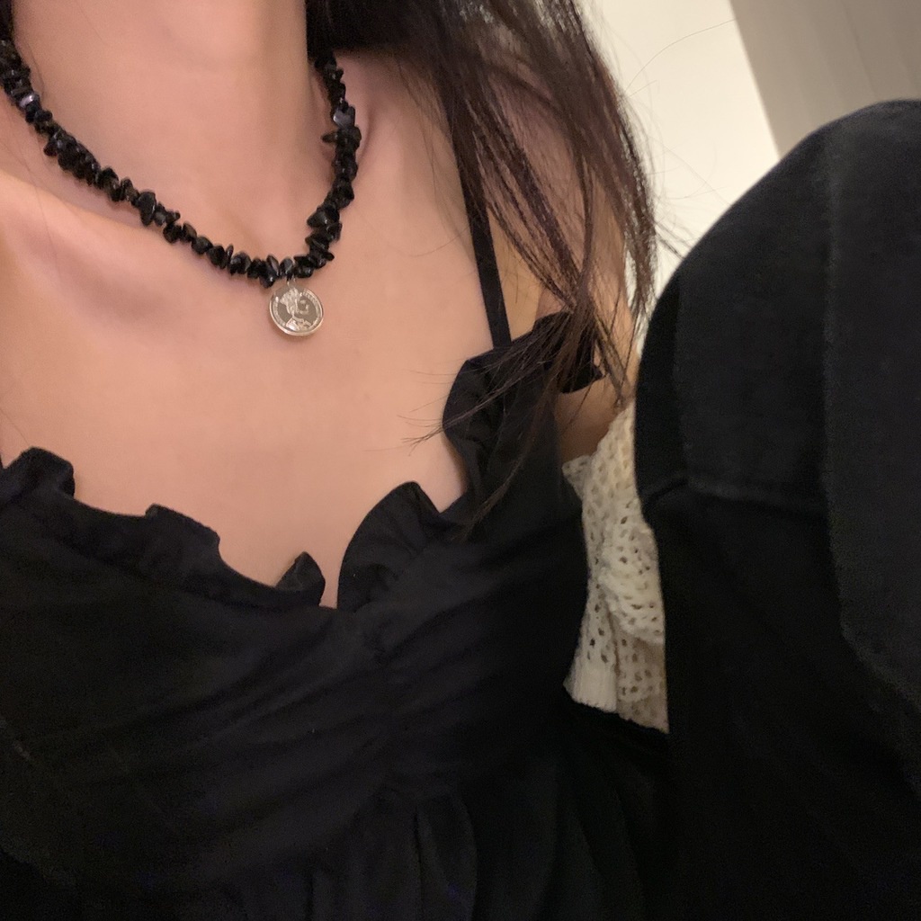 Kalung Rantai Dengan Liontin Bulat Warna Hitam Untuk Wanita