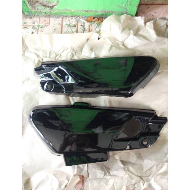 Box aki astrea grand tutup samping astrea grand