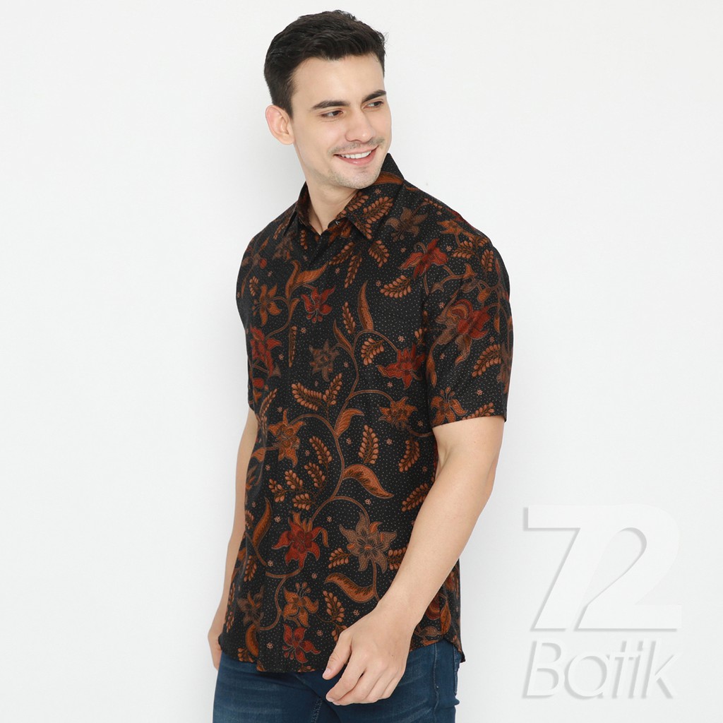 KEMEJA BATIK PRIA Lengan Pendek Motif Kembang Warna Hitam Ireng Black Orange 722613 Cap 72 - Baju Kemeja Atasan Pakaian Setelan Batik Pria Cowok Laki Laki Remaja Keluarga Kantor Lengan Pendek Modern Slimfit Slim Fit Premium Kekinian