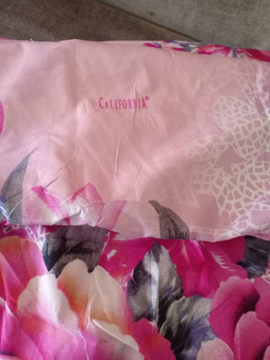 Sarung Bantal Guling Tidur Standar Set California Adem Grosir Murah