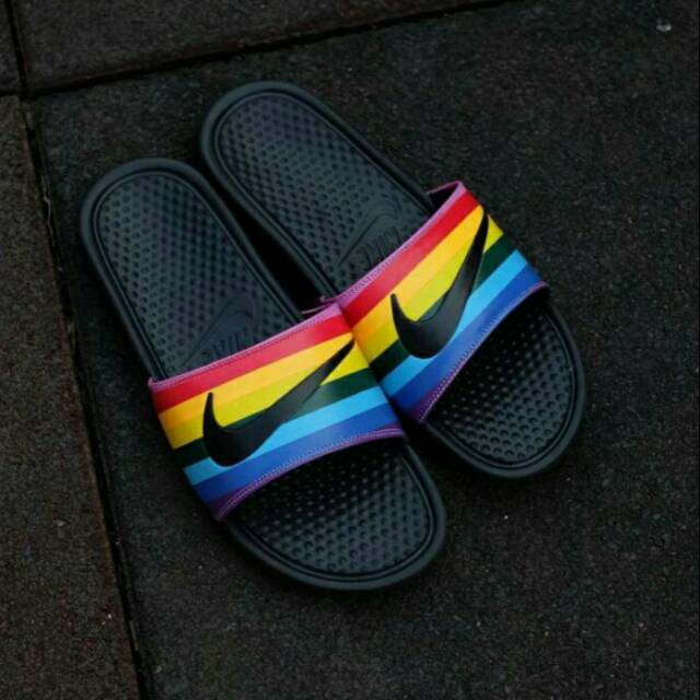 [[ORIGINAL]] SANDAL NIKE BENASSI SWOOSH ORIGINAL ORI Selop hitam RAINBOW sendal nike Bennasi wanita