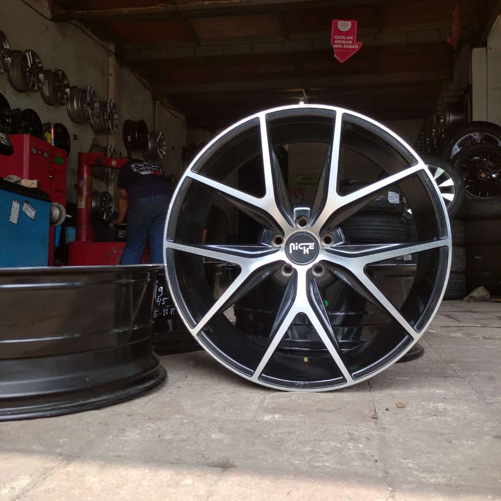 VELG SEKEN BEKAS HSR NICHE RING 22 LEBAR 9 PCD 5X114.3 ET 45 BEKAS MOBIL CRV HARRIER ALPHARD