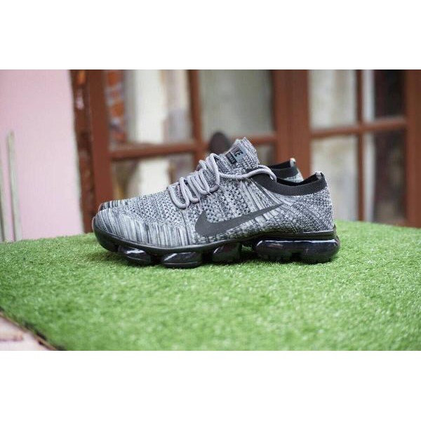 nike flyknit racer sepatu sneakers pria olahraga