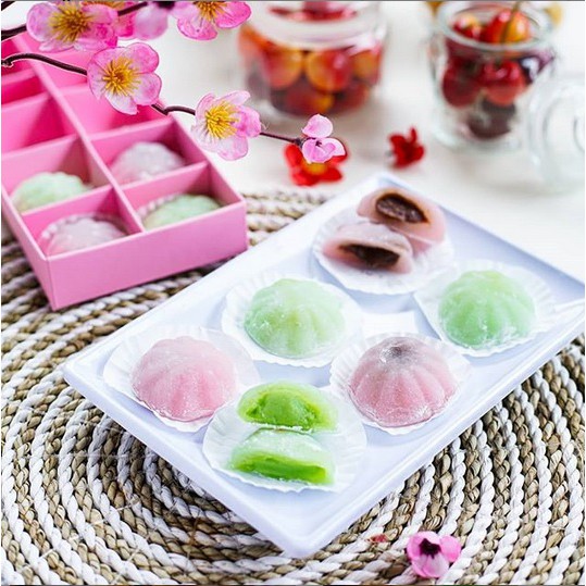 

MOCHI JEPANG ISI KACANG MERAH & PANDAN GOELA SEMOET BANDUNG BEST SELLER SALE PROMO HITS KULINER SNAC
