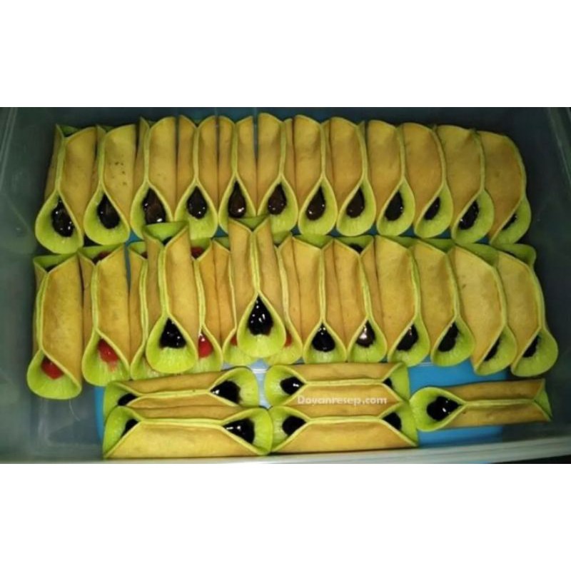 

RACIKAN RESEP KUE MARTABAK LIPAT