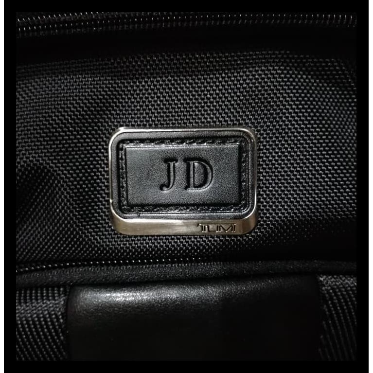 

Terbaru Terima Embos Leather 2 - 3 Huruf, Polos Tanpa Warna, Ikut Warna Kulit Terlaris !!!