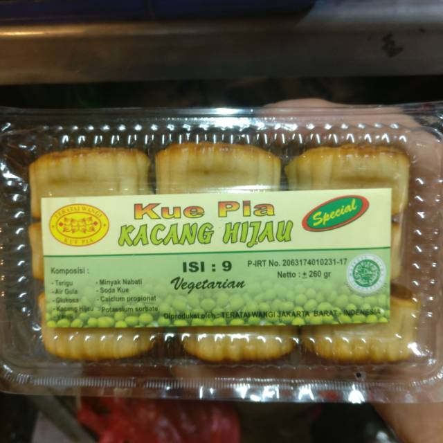 

Kue pia vegetarian rasa kacang hijau