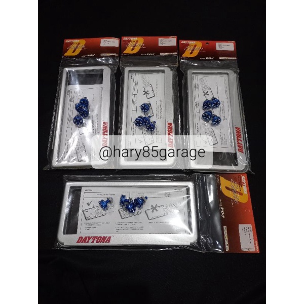 Number plate frame / Bingkai plat nomor motor Daytona Universal silver hitam plus baut