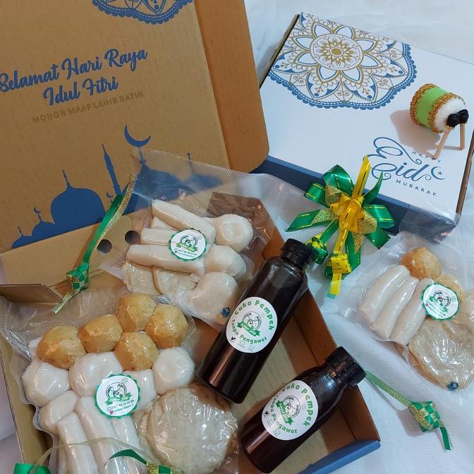 

BAYAR DITEMPAT hampers ramadhan pempek isi 30 + cuko 330ml TERHEBOH