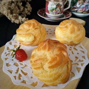 

Kue Soes Vla Vanilla isi 4