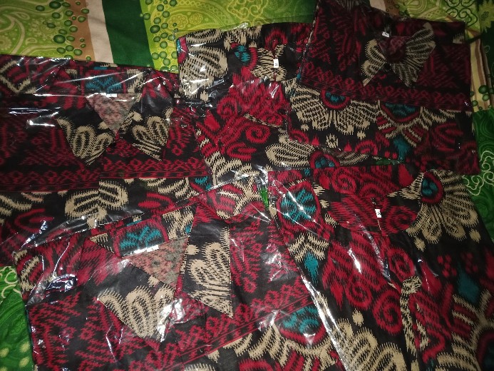 Baju Batik Pria Kemeja Batik Slim Fit Modern Lengan Panjang Corak Motif Unik Luigi Batani - Lb 438