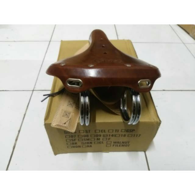 Sadel GYES.   Tipe  14S kulit asli