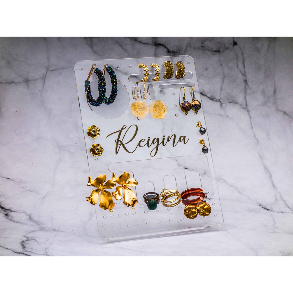 

tempat anting akrilik A5 custom grafir nama