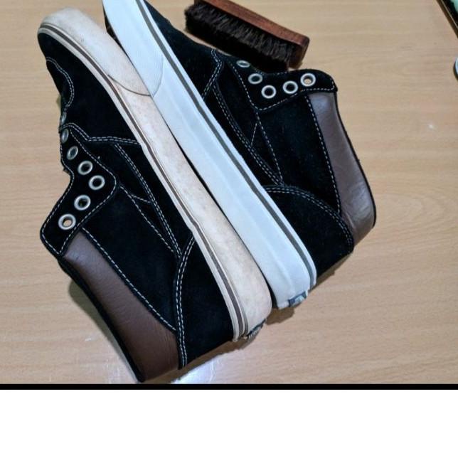CAT SOL SEPATU CAT UNTUK BAHAN KARET
