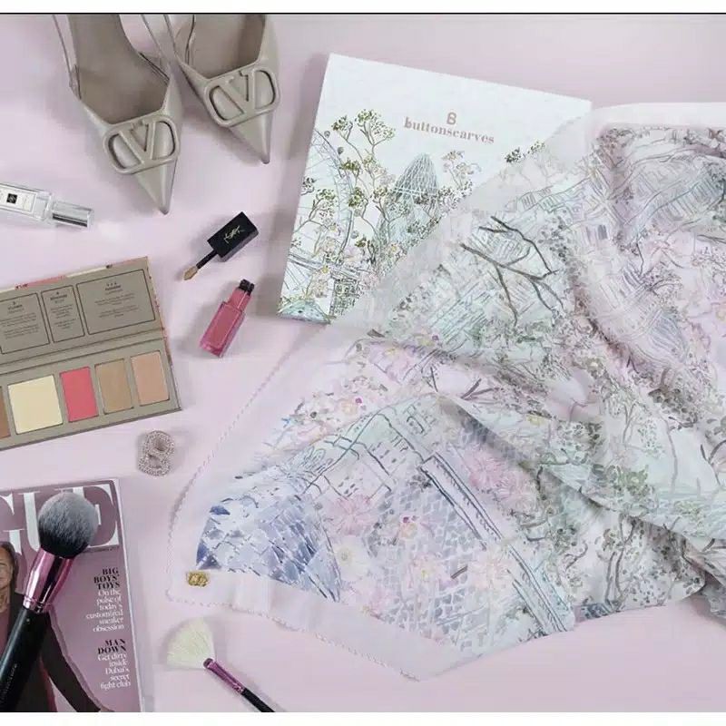 buttonscarves british white