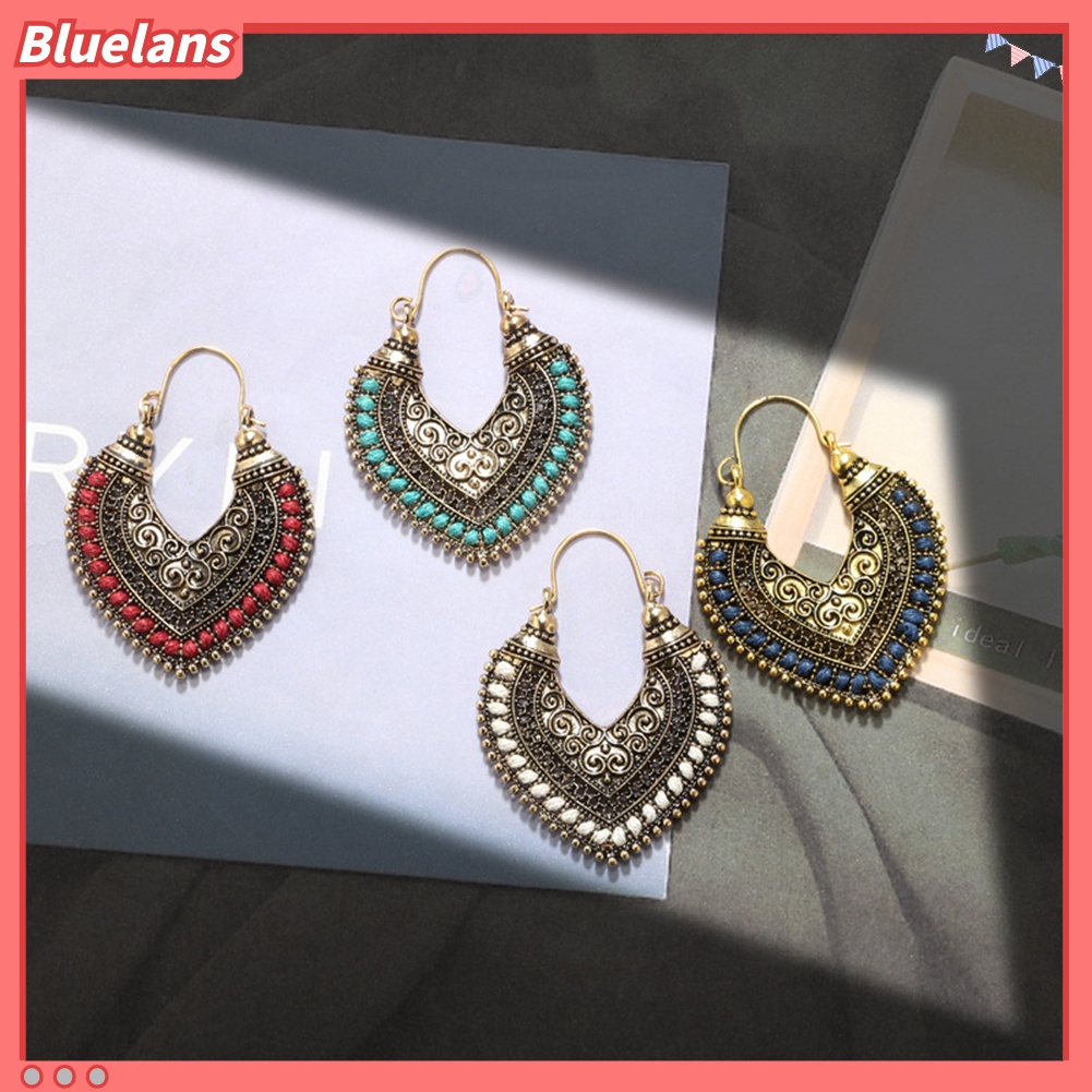 Anting Ukir Bentuk Hati Model Hollow Out Bahan Alloy Gaya Retro Bohemian Untuk Wanita