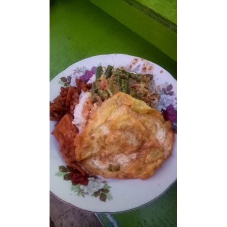 

nasi pecel telor