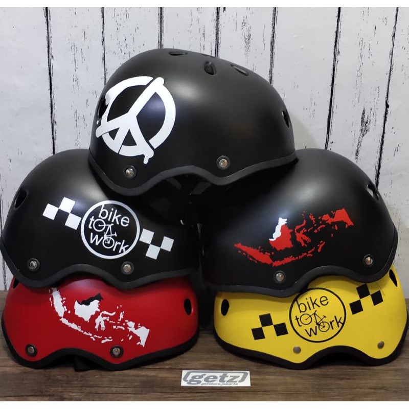 Helm sepeda helem minion bmx fixie skateboard Helm sepeda helem minion bmx fixie skateboard